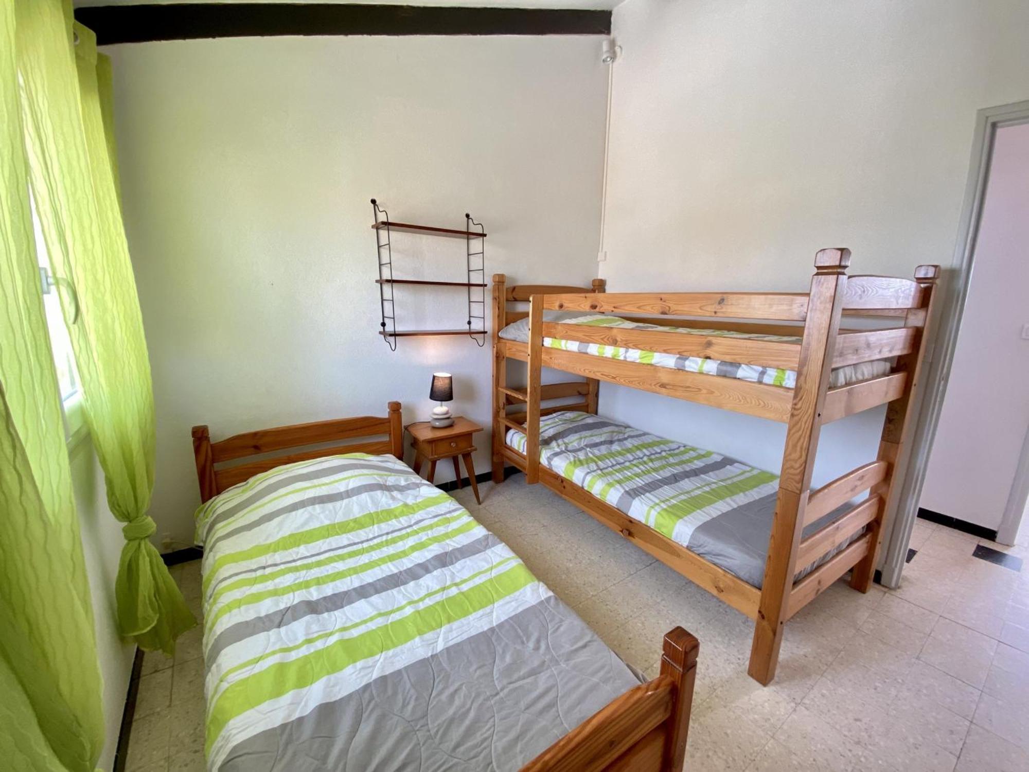 Narbonne-plage : T4 En 1ere Ligne, 7p, Balcon, Parking, Acces Direct - Fr-1-795-6 *